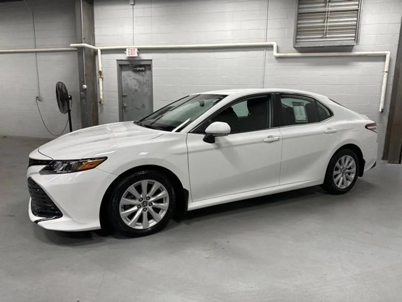 Toyota Camry Hybrid • 2022 • 25,081 km 1