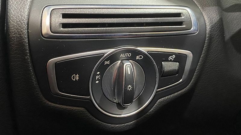 Mercedes-Benz C-Class • 2018 • 84,652 km 21