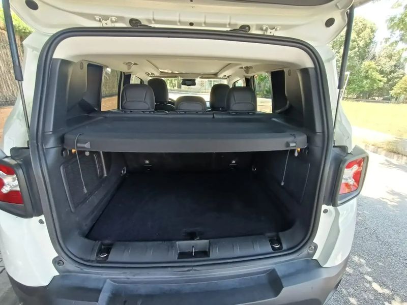 Jeep Renegade • 2015 • 109,000 km 6