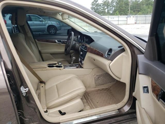 Mercedes-Benz C-Class • 2013 • 9 km 6