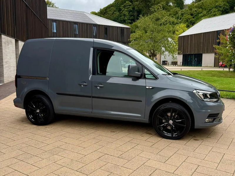 Volkswagen Caddy • 2019 • 120,200 km 2