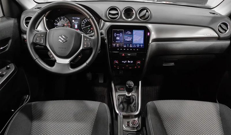 Suzuki Vitara • 2024 • 12,639 km 6