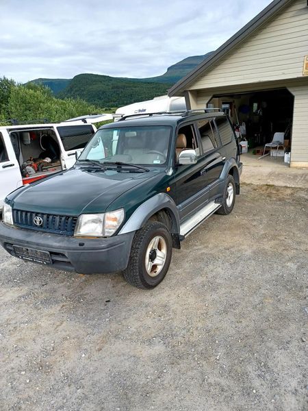 Toyota Land Cruiser • 2000 • 390,000 km 1