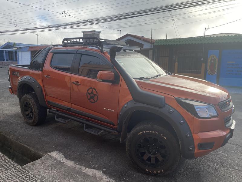 Chevrolet Colorado • 2014 • 142,000 km 1