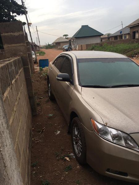 Toyota Camry • 2007 • 120,000 km 2