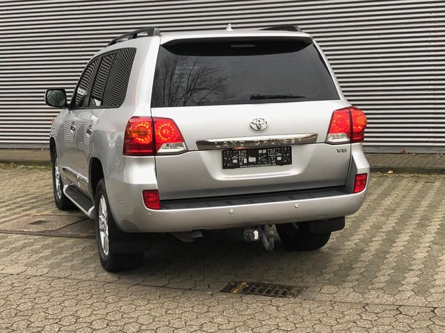 Toyota Land Cruiser • 2015 • 56,319 km 4