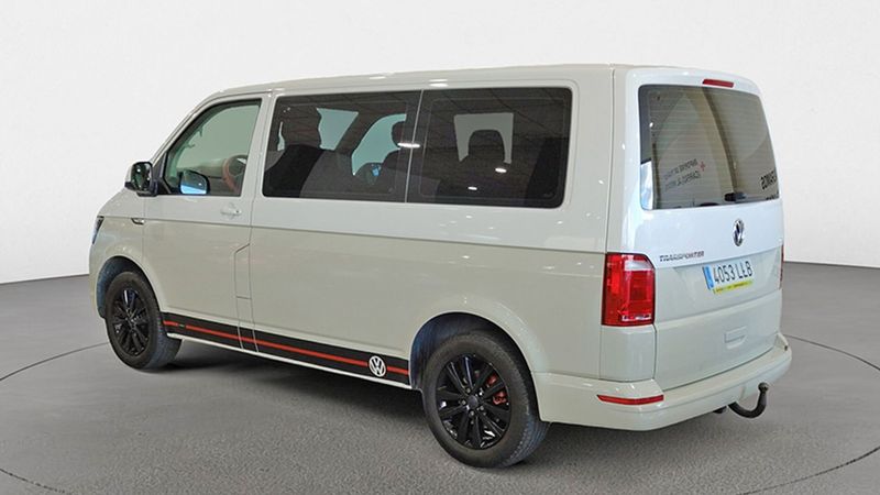 Volkswagen T5 Transporter Shuttle • 2016 • 221,190 km 3