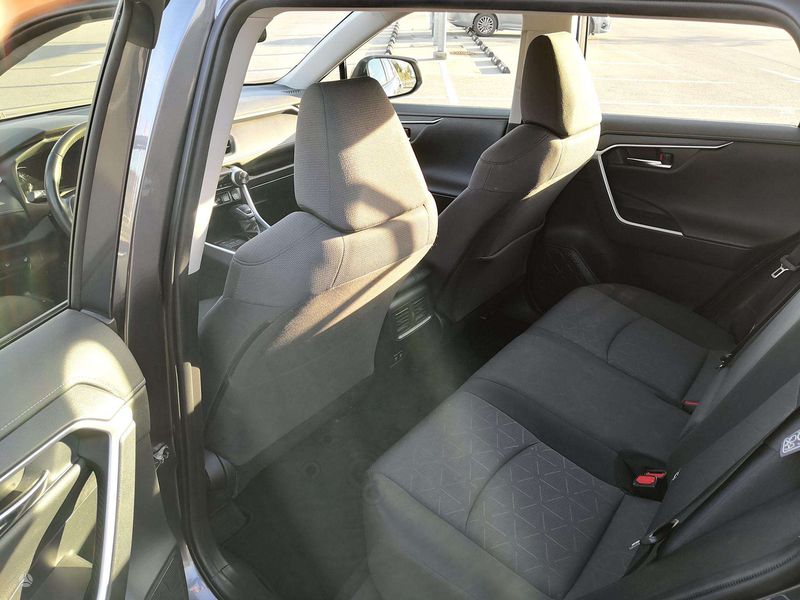 Toyota RAV4 • 2019 • 135,000 km 9