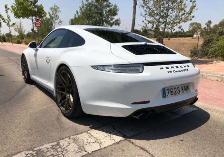 Porsche 911 Carrera • 2015 • 92,400 km 3