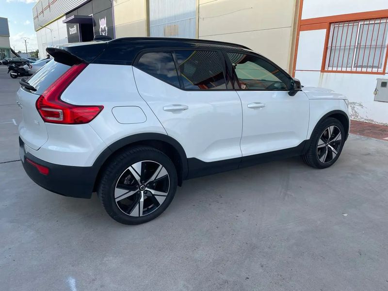 Volvo XC40 • 2022 • 39,000 km 5