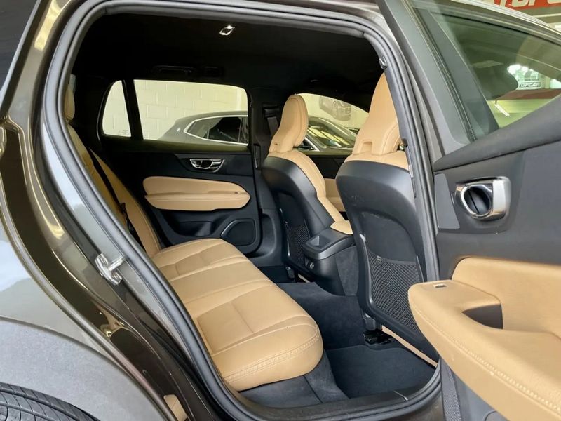 Volvo V60 • 2019 • 92,000 km 13