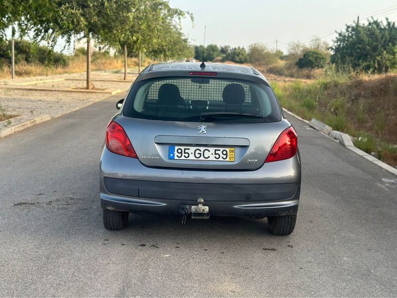 Peugeot 207 • 2008 • 118,000 km 2