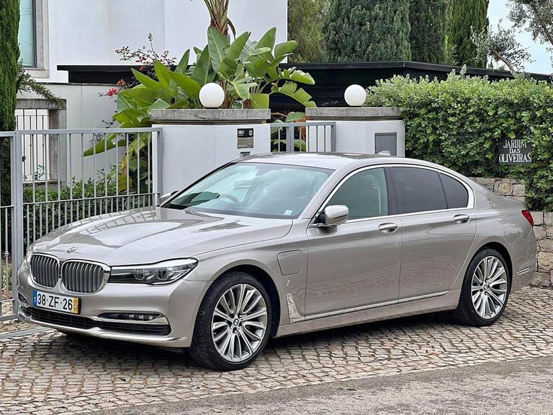 BMW 7 Series • 2019 • 80,000 km 3