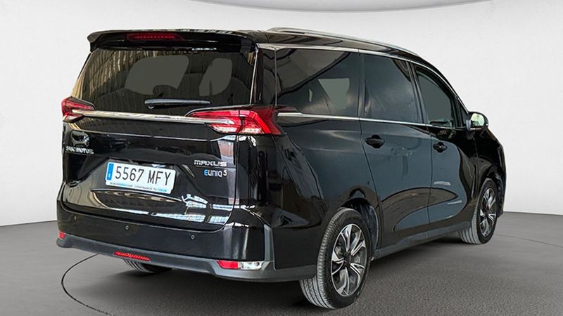 Mitsubishi Grandis • 2023 • 30,019 km 3