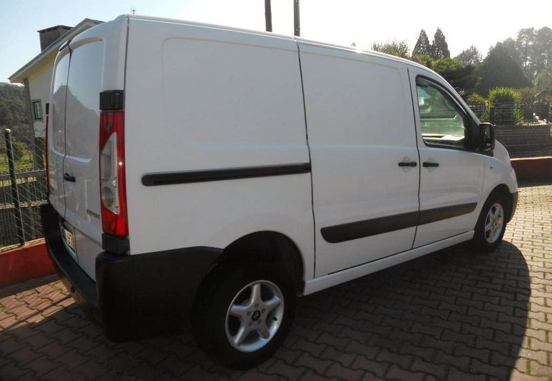 Peugeot 205 • 2014 • 170,000 km 2