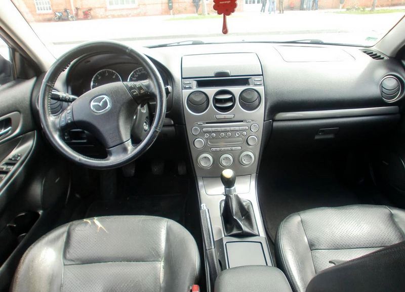 Mazda 6 • 2003 • 170,000 km 3