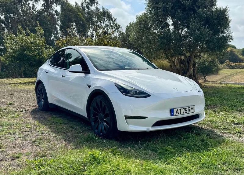 Tesla Model Y • 2022 • 190,000 km 1