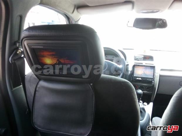 Renault  • 2008 • 137,000 km 2