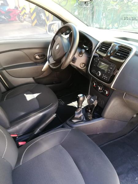 Renault Logan • 2018 • 43,000 km 2