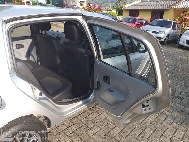 Renault Clio • 2017 • 30,270 km 4