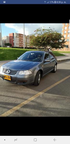 Volkswagen  • 2013 • 101,000 km 4