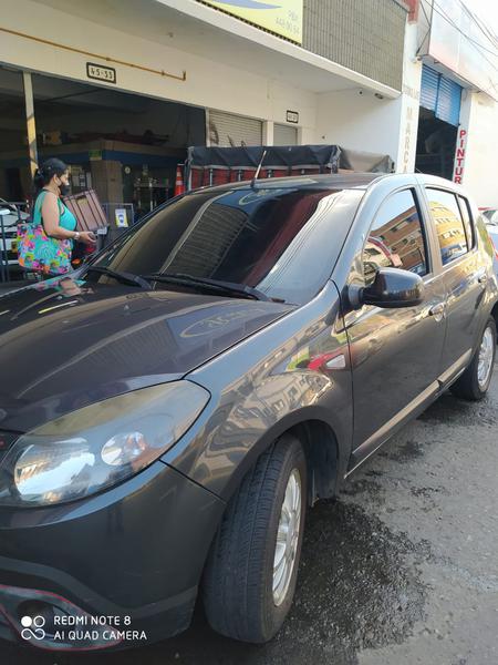 Renault Sandero • 2012 • 110,000 km 2