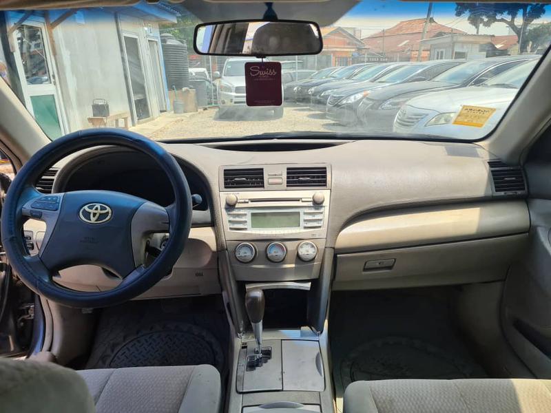 Toyota Camry • 2010 • 23,592 km 2