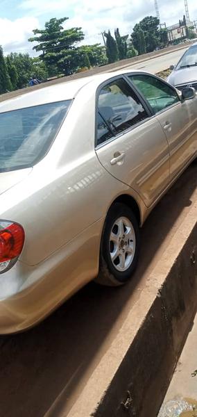 Toyota Camry • 2006 • 115,000 km 4