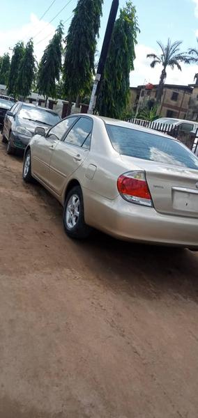 Toyota Camry • 2006 • 115,000 km 7