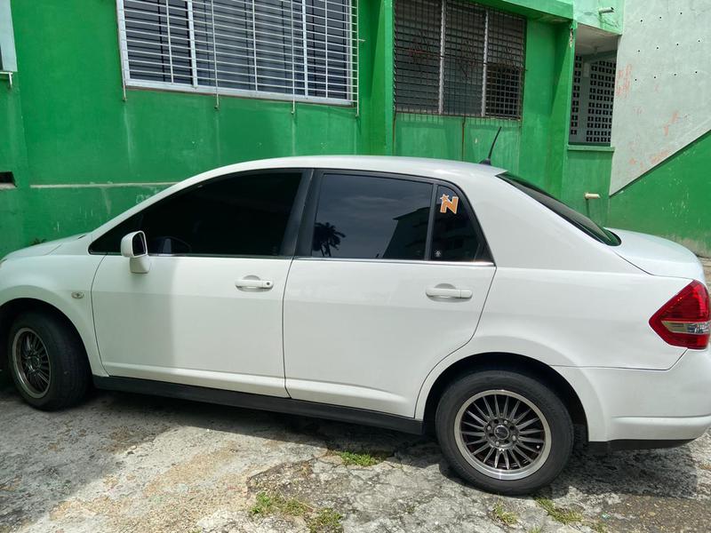 Nissan Tiida • 2009 • 148,319 km 4