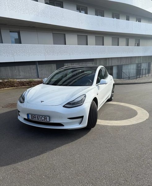 Tesla Model 3 • 2020 • 59,800 km 1