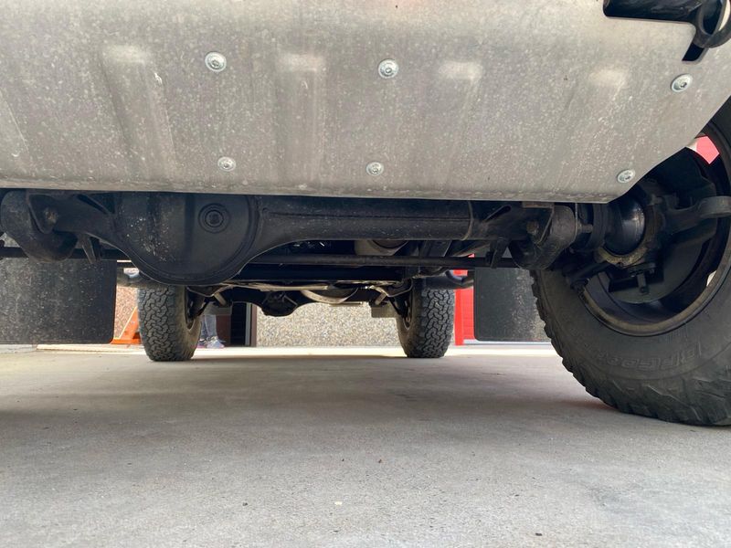 Land Rover Defender • 2005 • 79,000 km 7