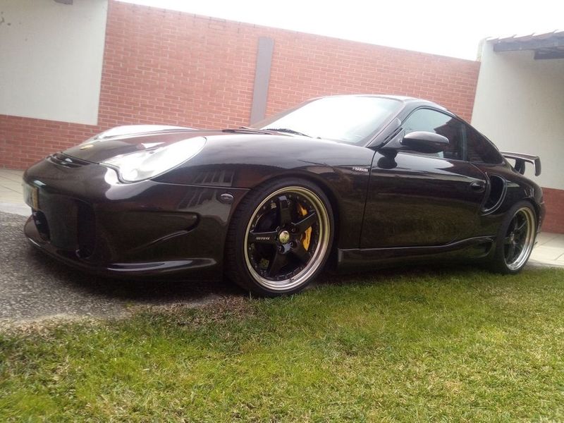 Porsche 911 • 2001 • 68,100 km 1