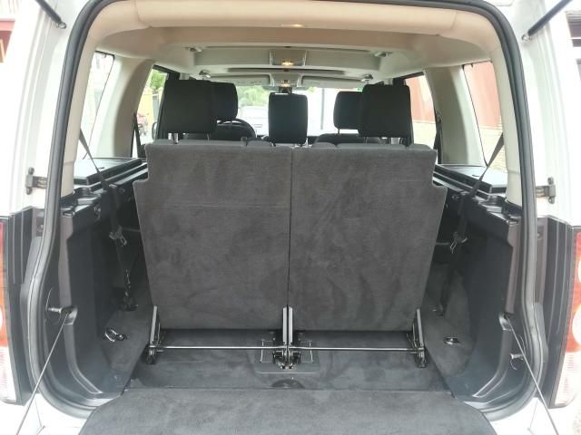 Land Rover Discovery • 2010 • 140,000 km 11