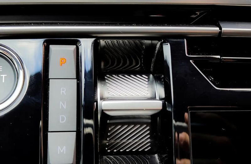 Peugeot 3008 • 2024 • 10,990 km 5