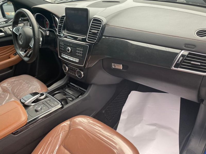 Mercedes-Benz GLE • 2019 • 2 km 2