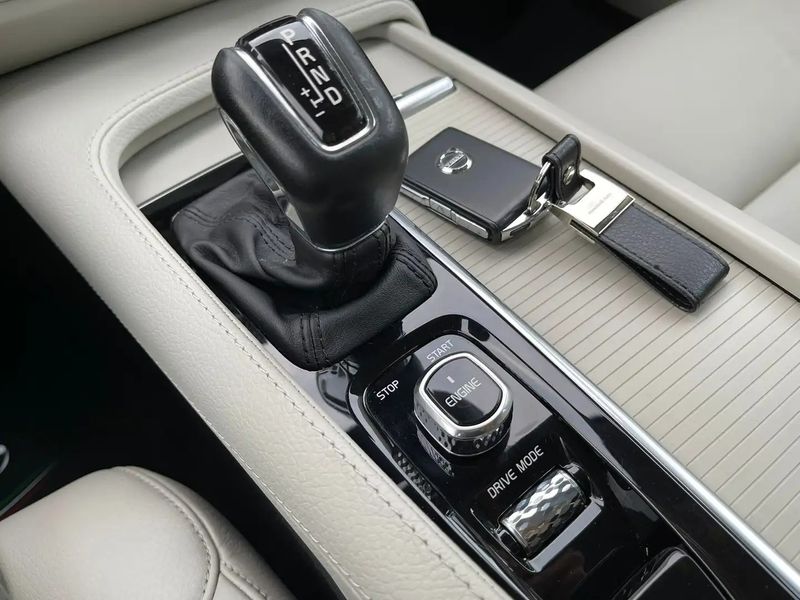 Volvo V90 • 2016 • 178,000 km 9