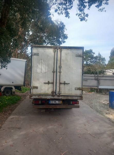 Isuzu Canter • 2011 • 195,000 km 4