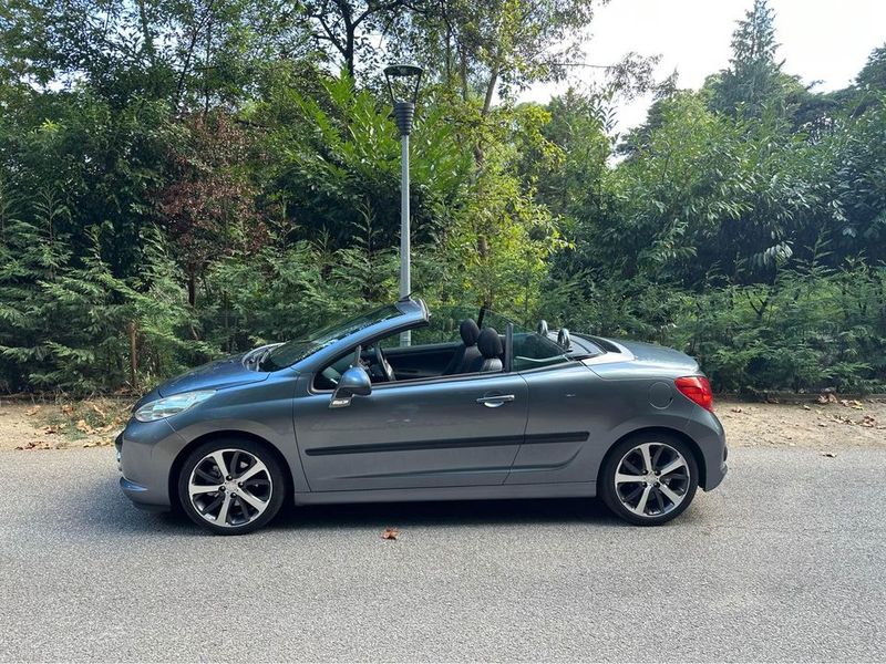 Peugeot 207 CC • 2007 • 141,000 km 8