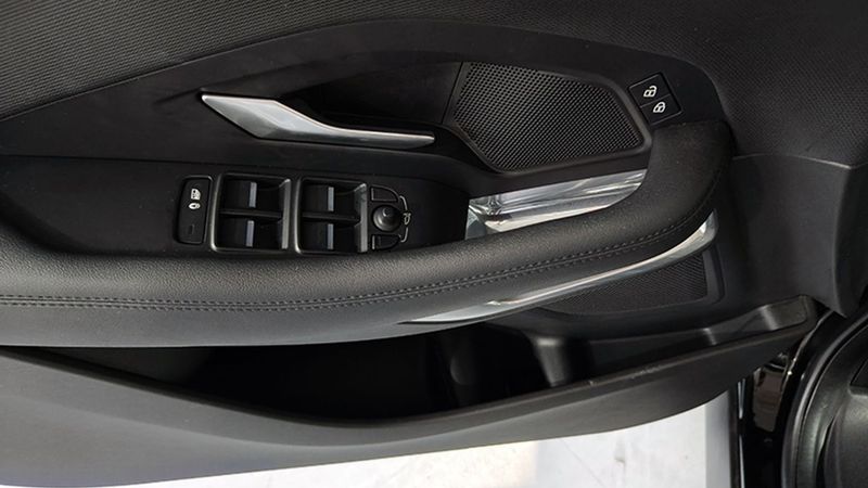 Jaguar E-PACE • 2021 • 32,978 km 24