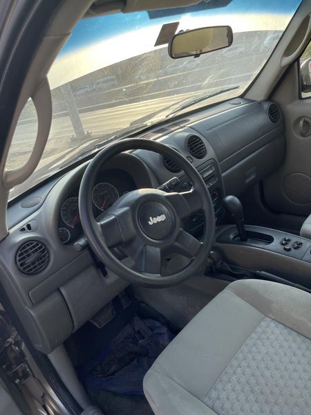 Jeep Liberty • 2006 • 233 km 8