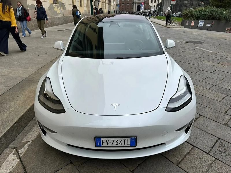 Tesla Model 3 • 2019 • 81,000 km 1