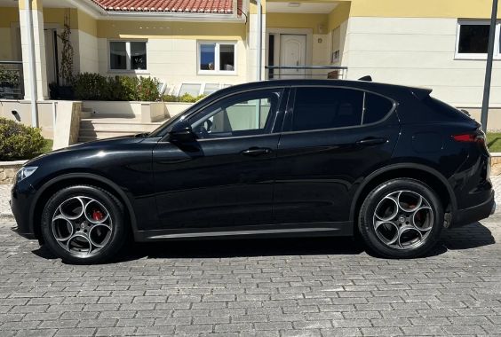 Alfa Romeo Stelvio • 2017 • 66,500 km 3