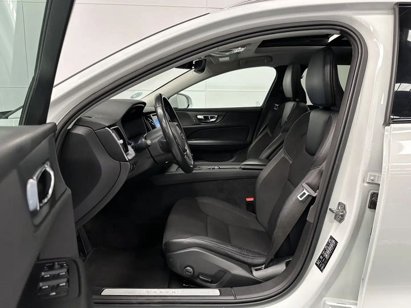 Volvo V60 • 2019 • 125,000 km 5