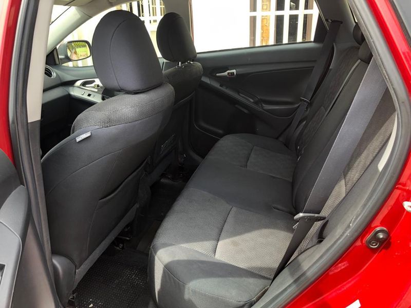 Pontiac Vibe • 2005 • 243,532 km 4