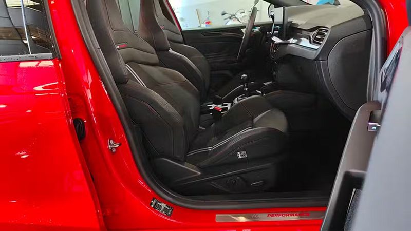 Ford Focus • 2024 • 4,284 km 3