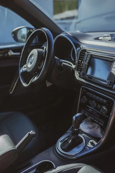 Volkswagen New Beetle • 2018 • 45,000 km 4