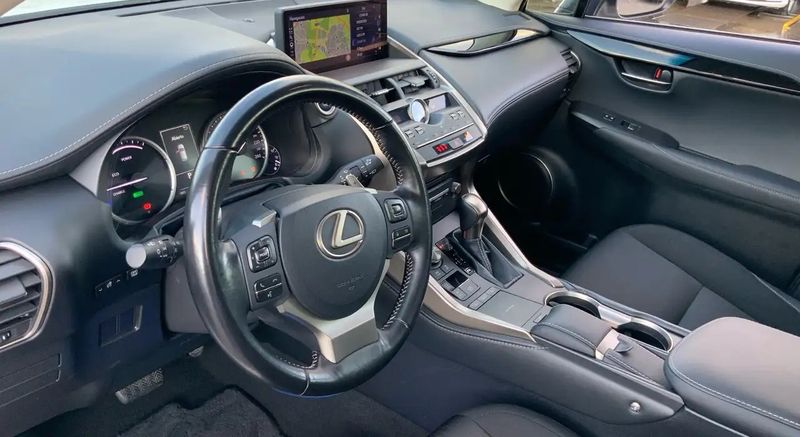 Lexus NX • 2018 • 82,052 km 9