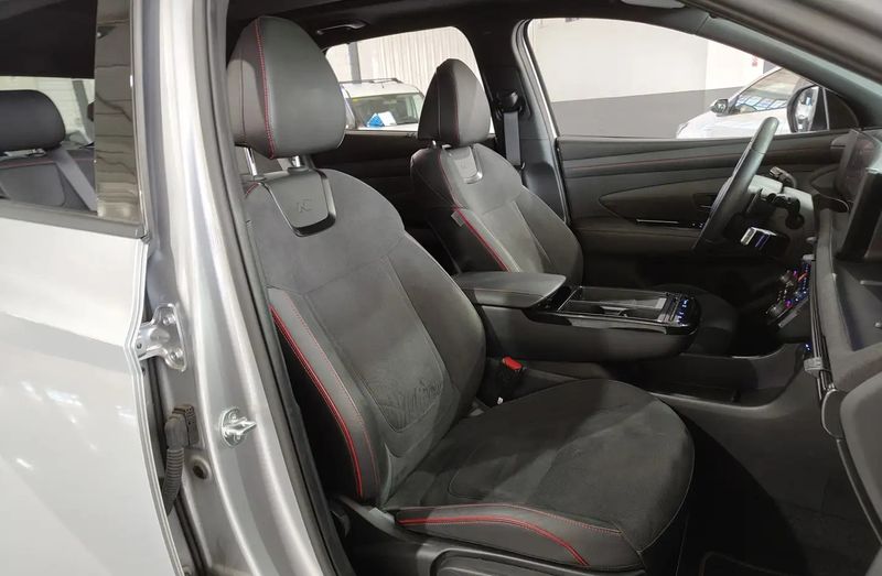 Hyundai Tucson • 2025 • 12,396 km 14