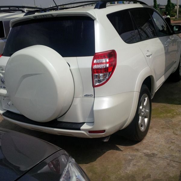 Toyota RAV4 • 2010 • 32 km 4